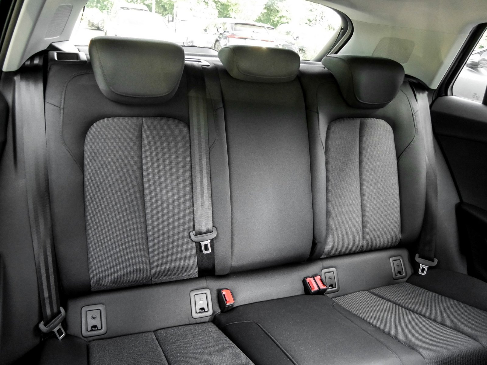 Audi Q2 35 advanced CAM E-KLAPPE NAVI+ LM17 SITZHEIZ.