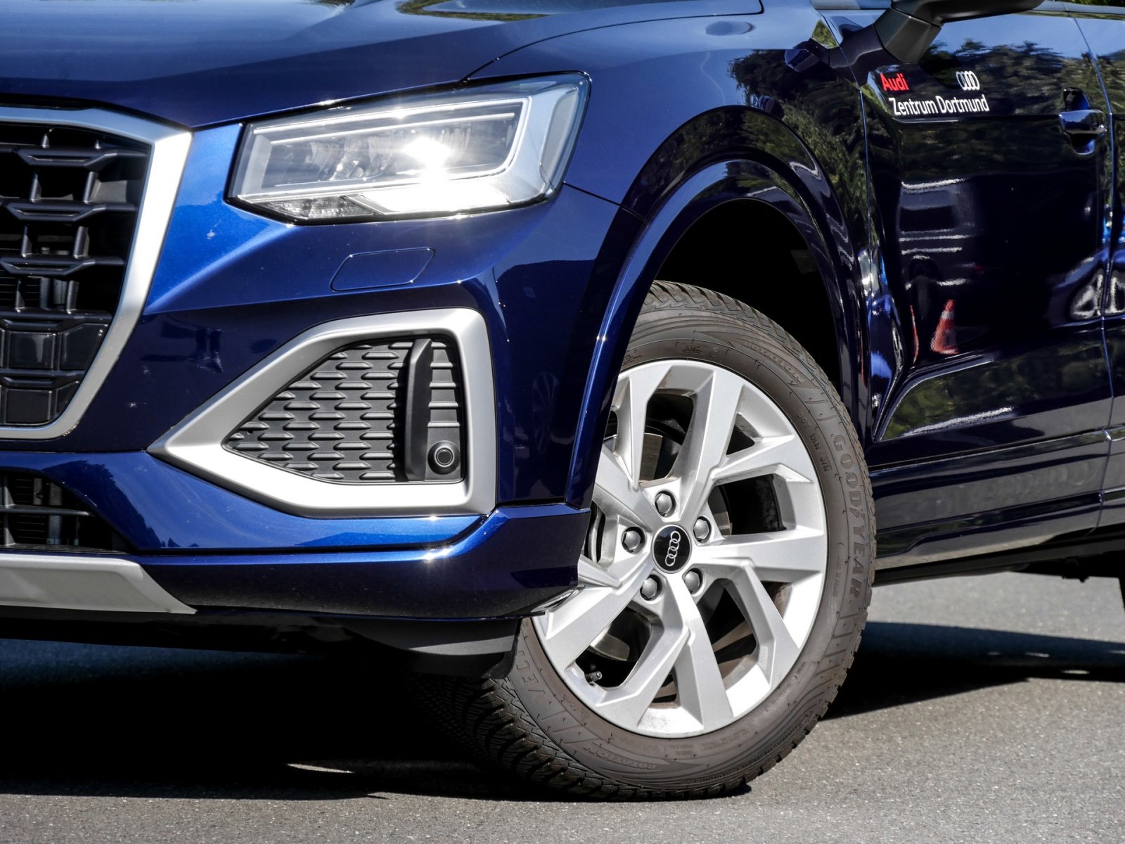 Audi Q2 35 advanced CAM E-KLAPPE NAVI+ LM17 SITZHEIZ.