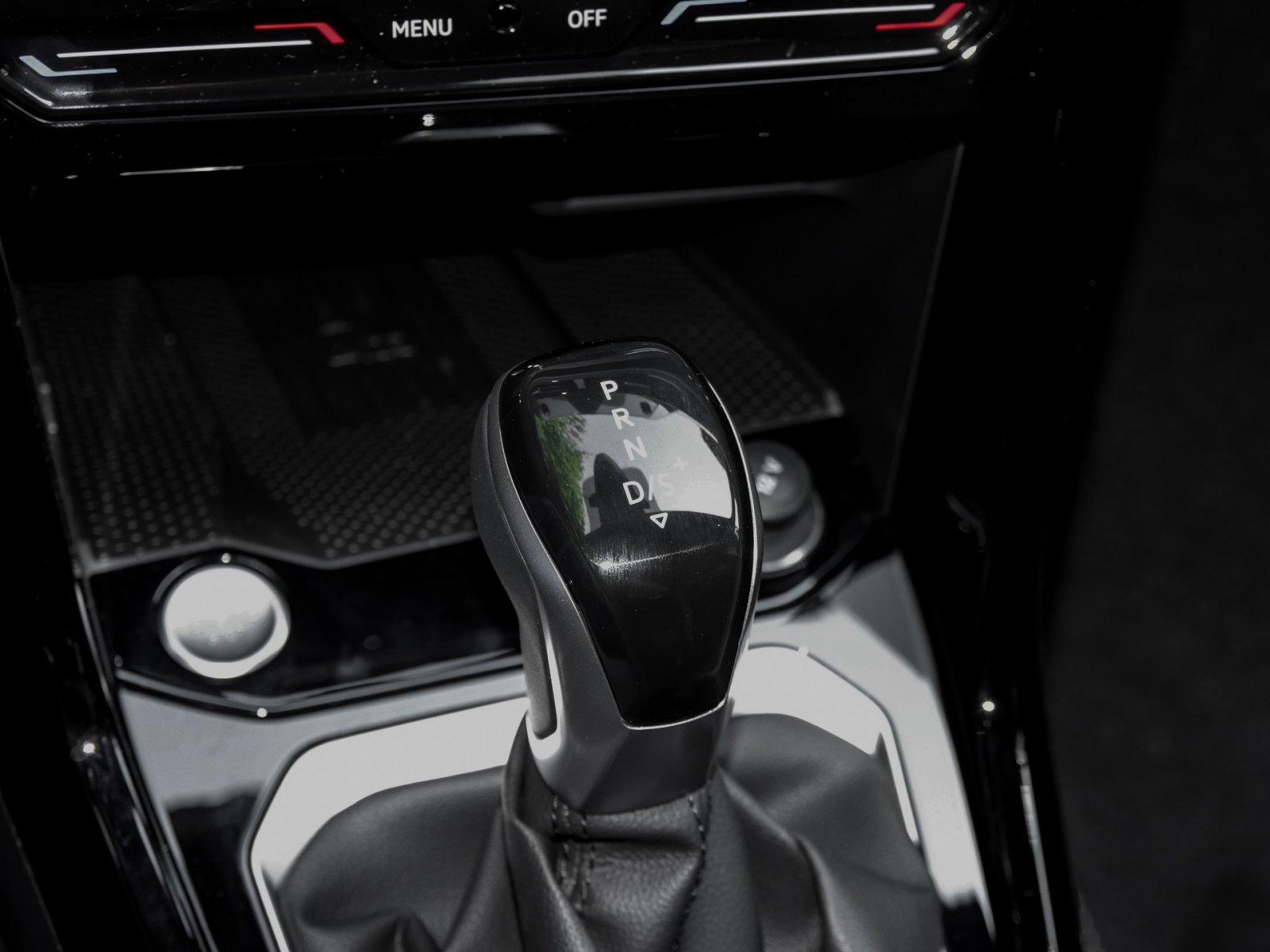 Volkswagen T-Roc 1.5 R-LINE BLACKSTYLE CAM ACC LM18 EKLAPPE