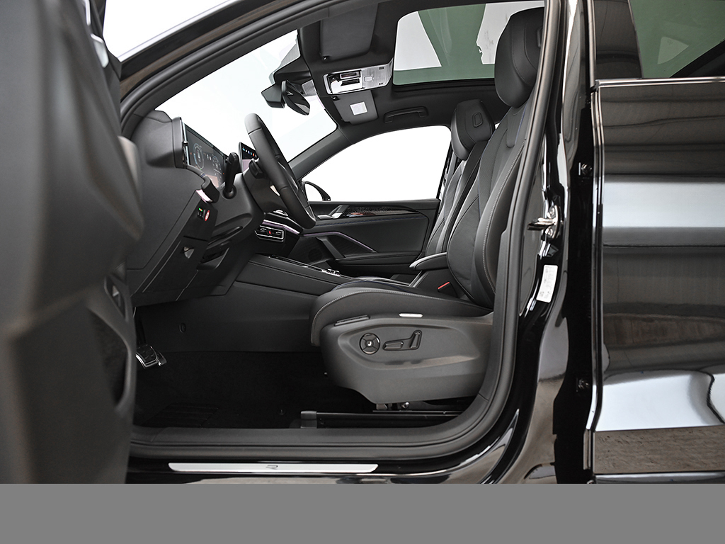 Volkswagen Tiguan 2.0 R-LINE 4X4 NEUESMODELL LEDER PANO 20Z