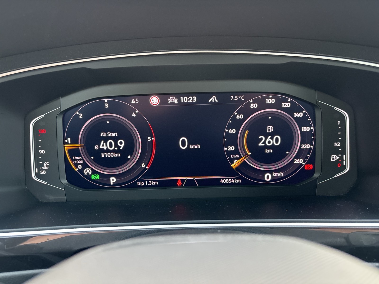 Volkswagen Tiguan 2.0 ELEGANCE 4X4 PANO AHK 360°KAMERA ALU19