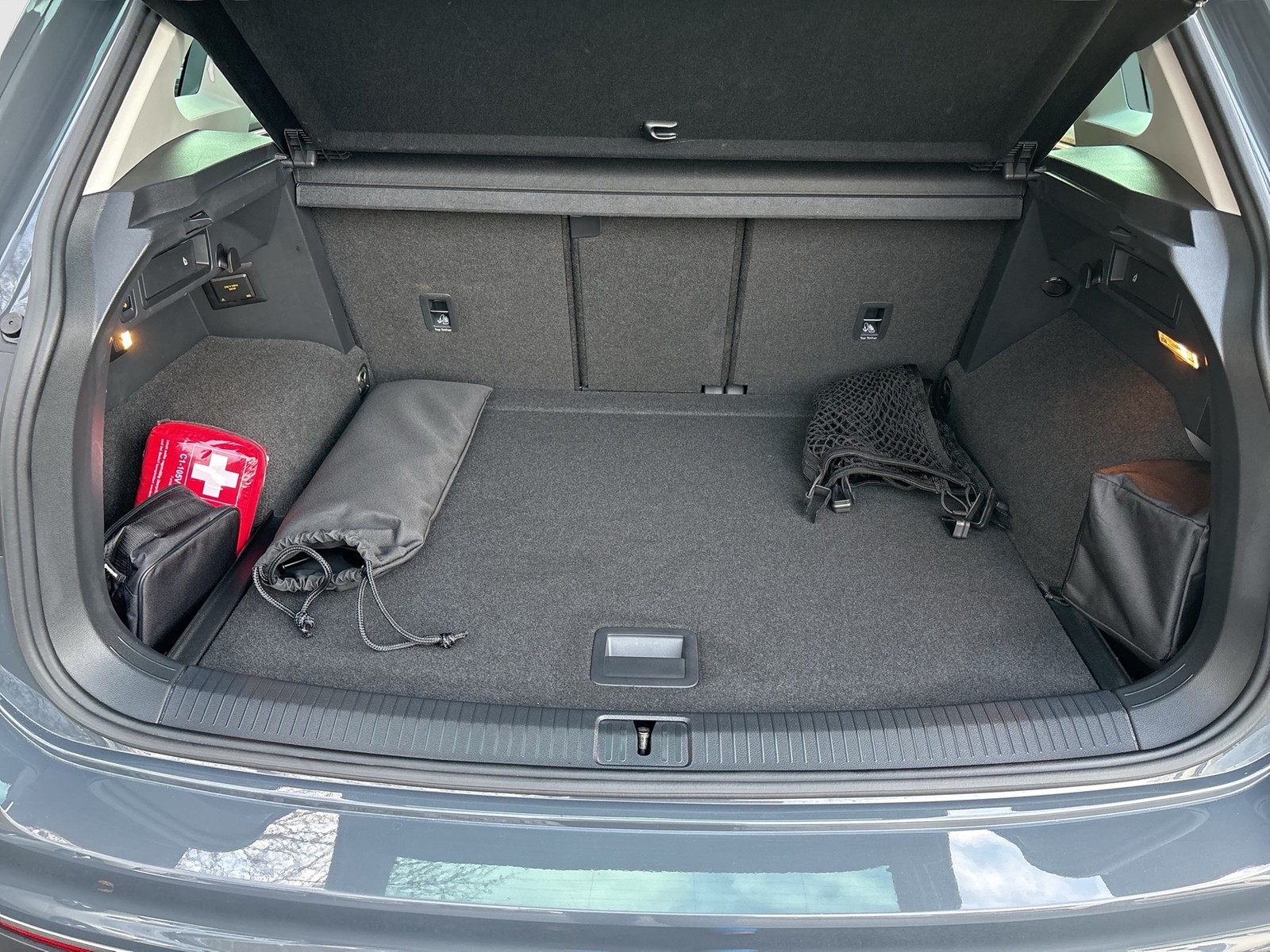 Volkswagen Tiguan 2.0 ELEGANCE 4X4 PANO AHK 360°KAMERA ALU19