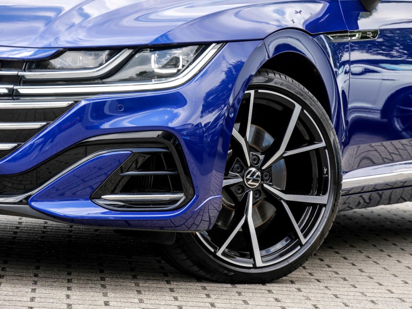 Volkswagen Arteon Shooting Brake 2.0 R-LINE 4X4 AHK LM20