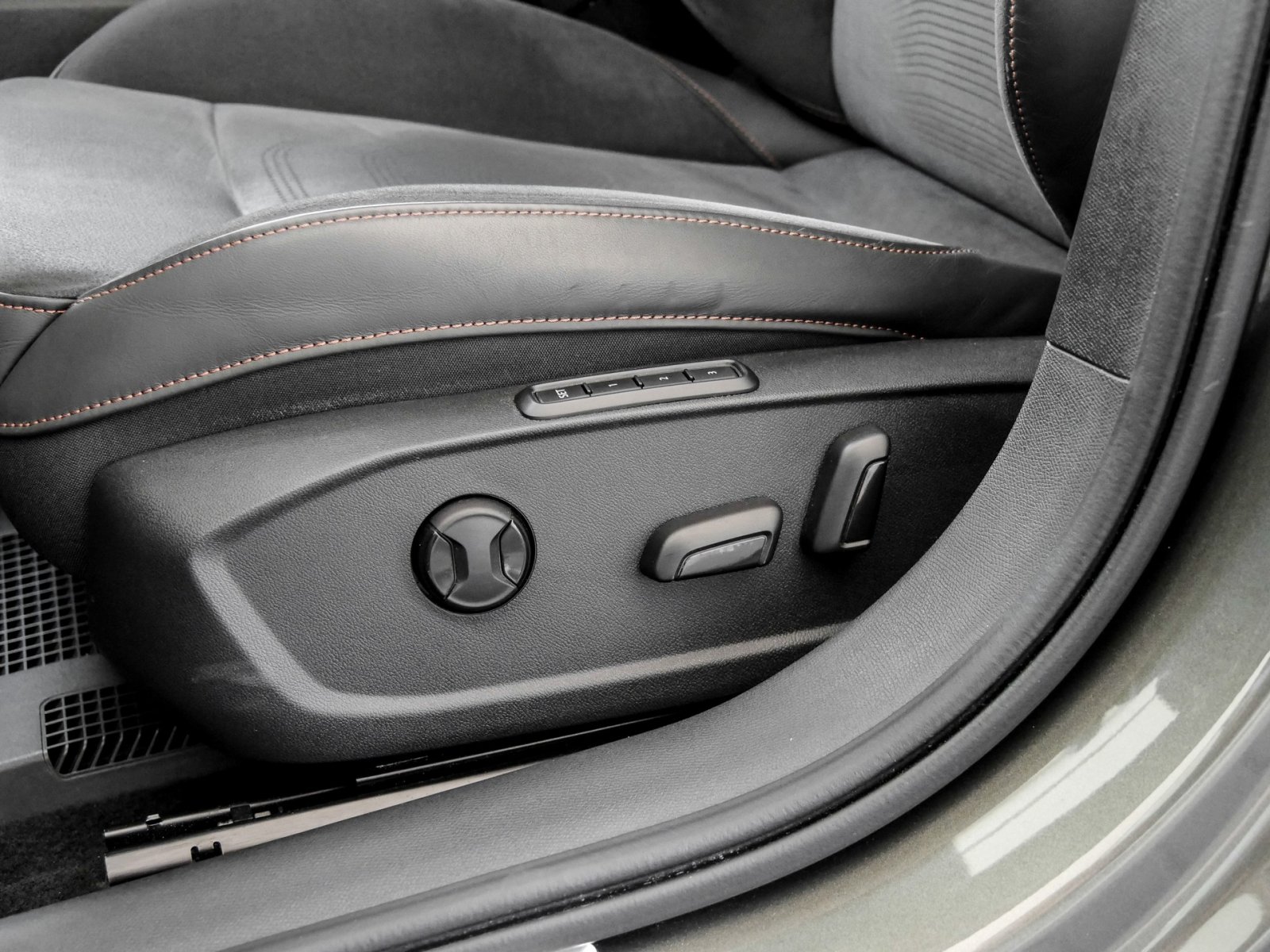 Cupra Formentor 2.0 VZ TRIBE EDITION PANO BEATS LM19