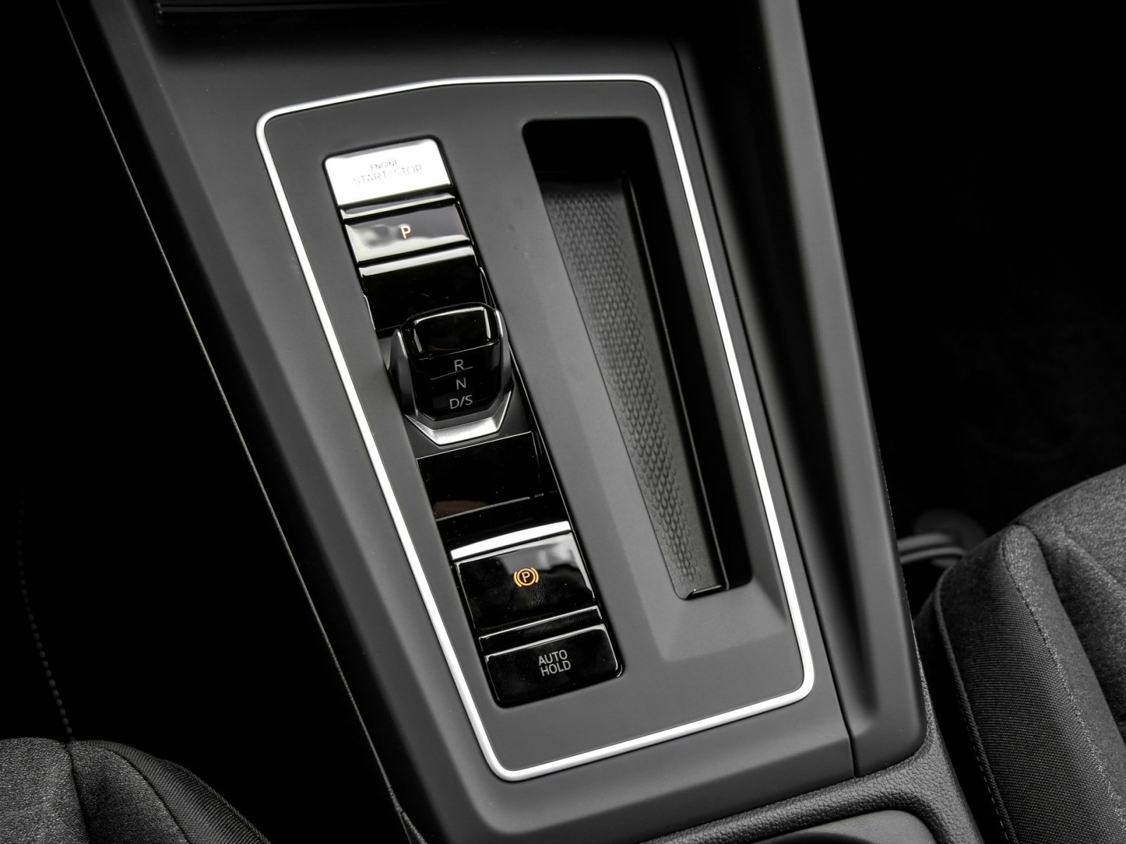 Volkswagen Golf VIII 1.5 HYBRID LIFE FACELIFT CAM ACC LM17