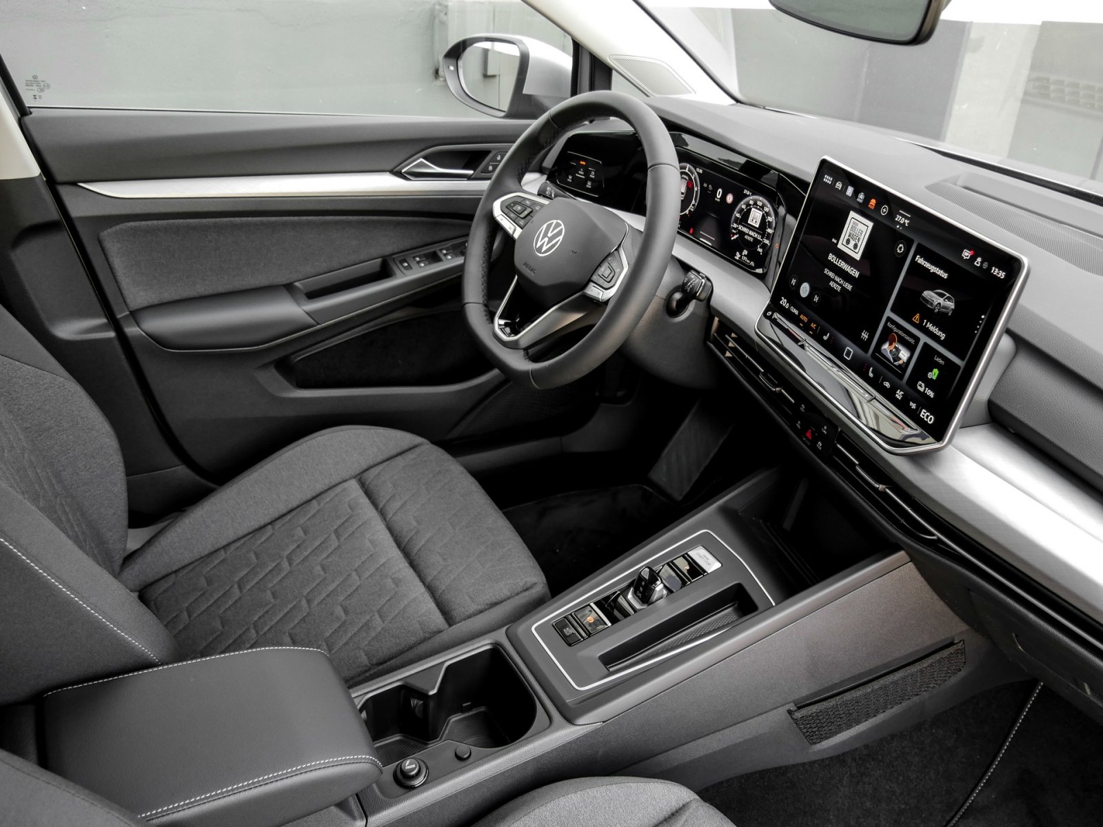 Volkswagen Golf VIII 1.5 HYBRID LIFE FACELIFT CAM ACC LM17