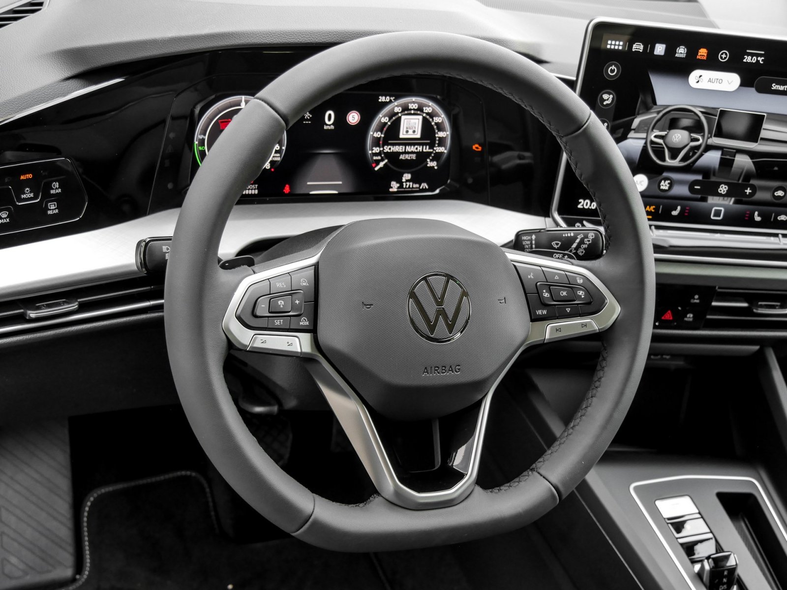 Volkswagen Golf VIII 1.5 HYBRID LIFE FACELIFT CAM ACC LM17