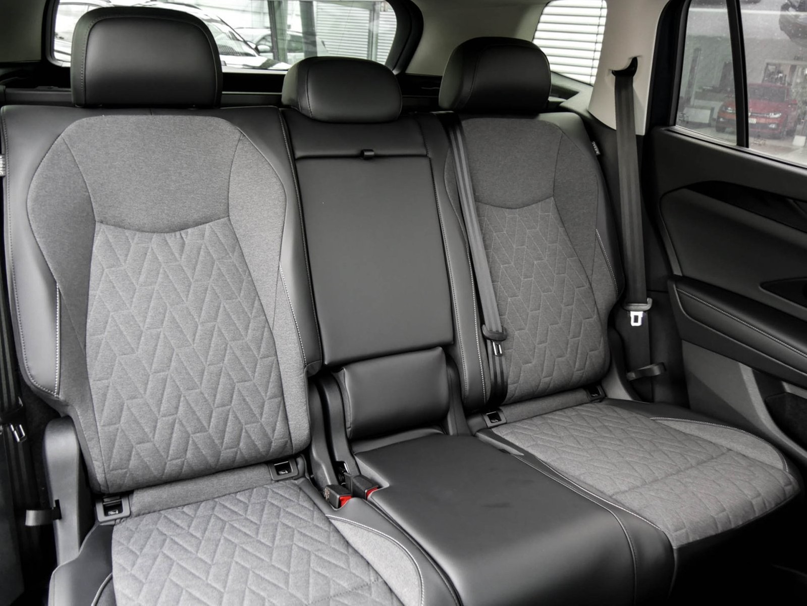 Volkswagen Tayron 1.5 HYBRID LIFE CAM ACC LM19 E-KLAPPE