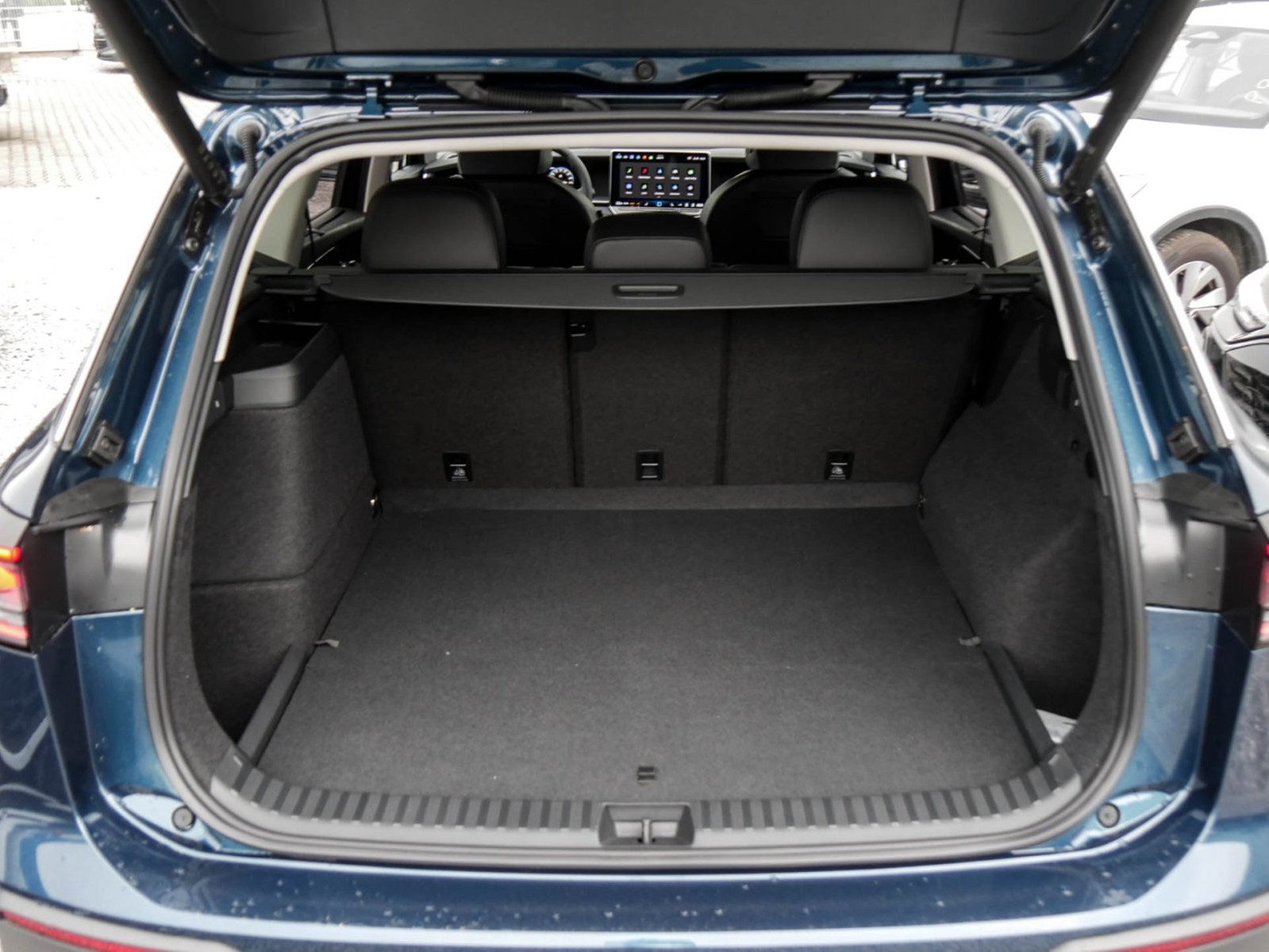 Volkswagen Tayron 1.5 HYBRID LIFE CAM ACC LM19 E-KLAPPE