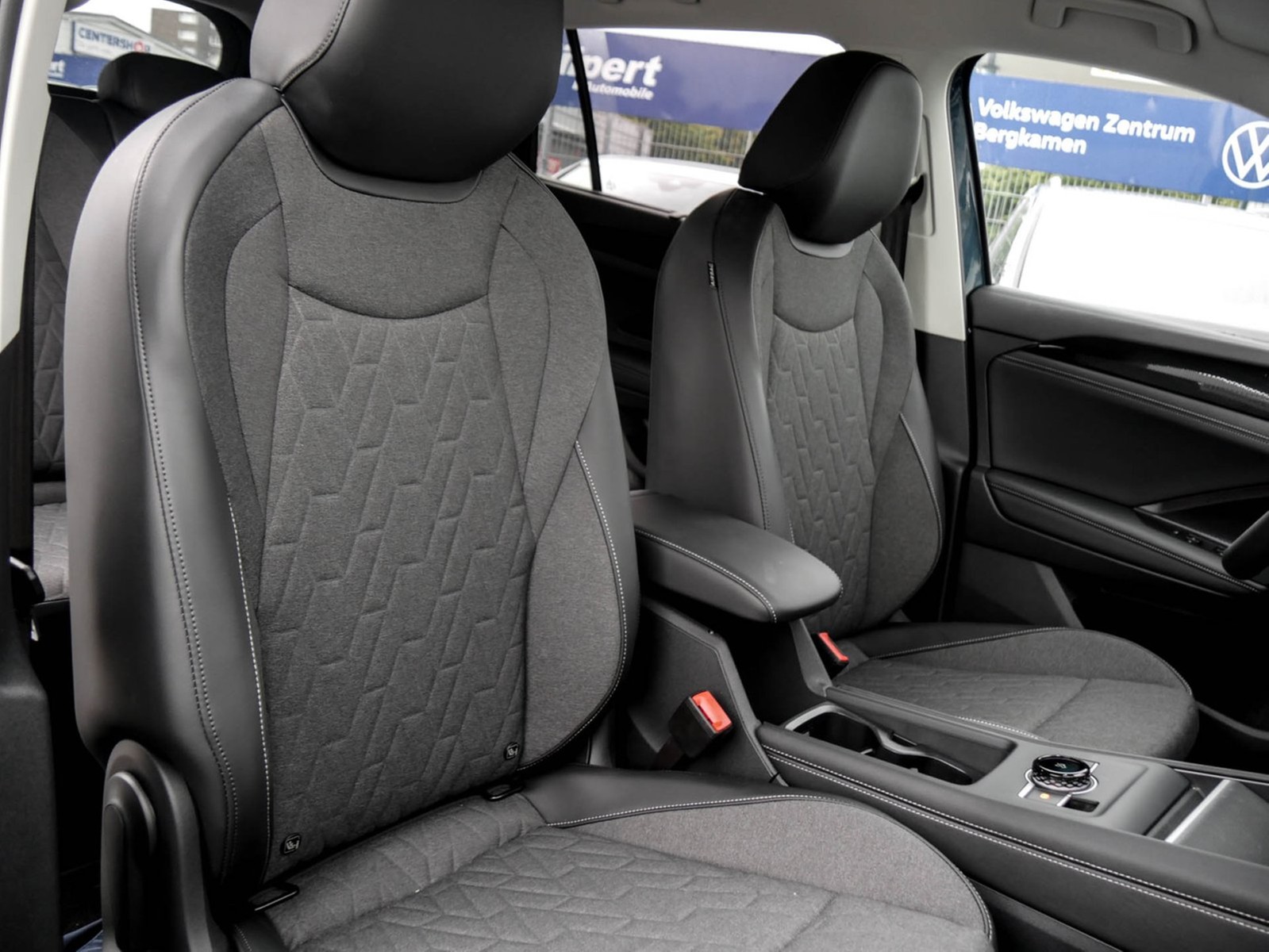 Volkswagen Tayron 1.5 HYBRID LIFE CAM ACC LM19 E-KLAPPE