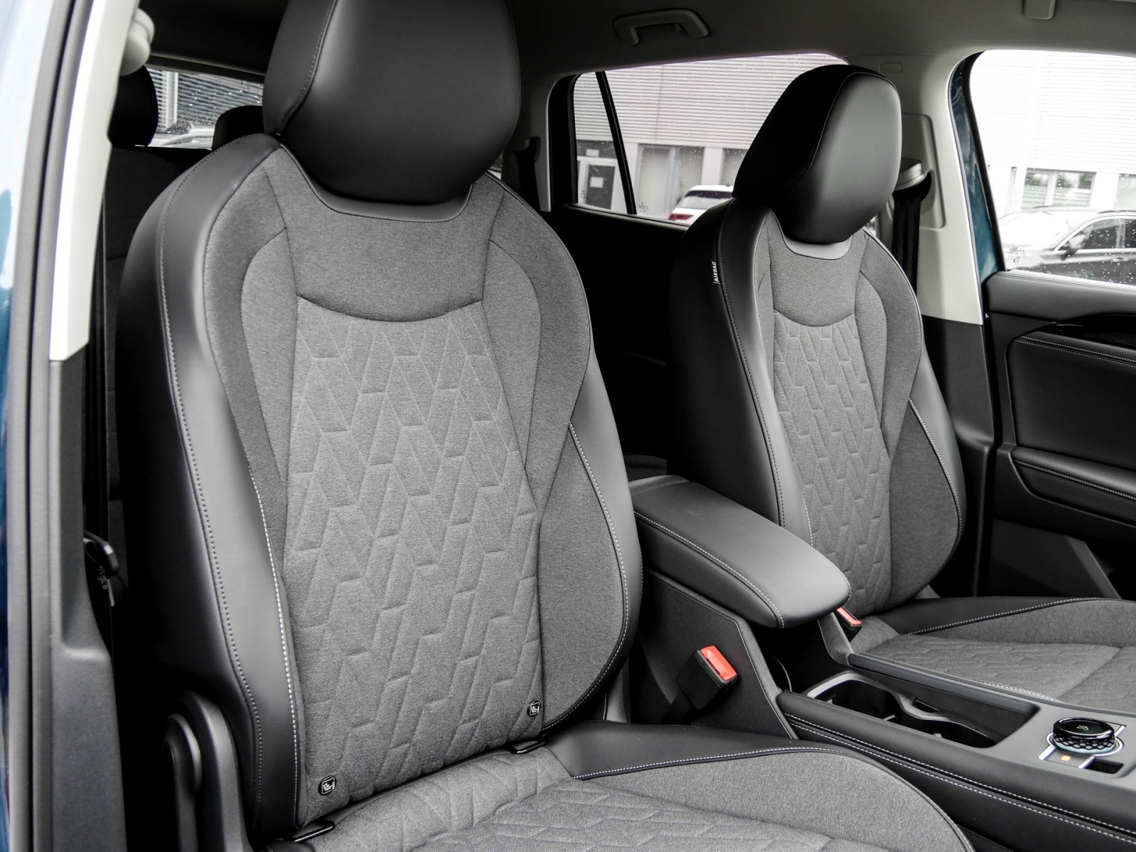 Volkswagen Tayron 1.5 HYBRID LIFE CAM ACC LM19 E-KLAPPE