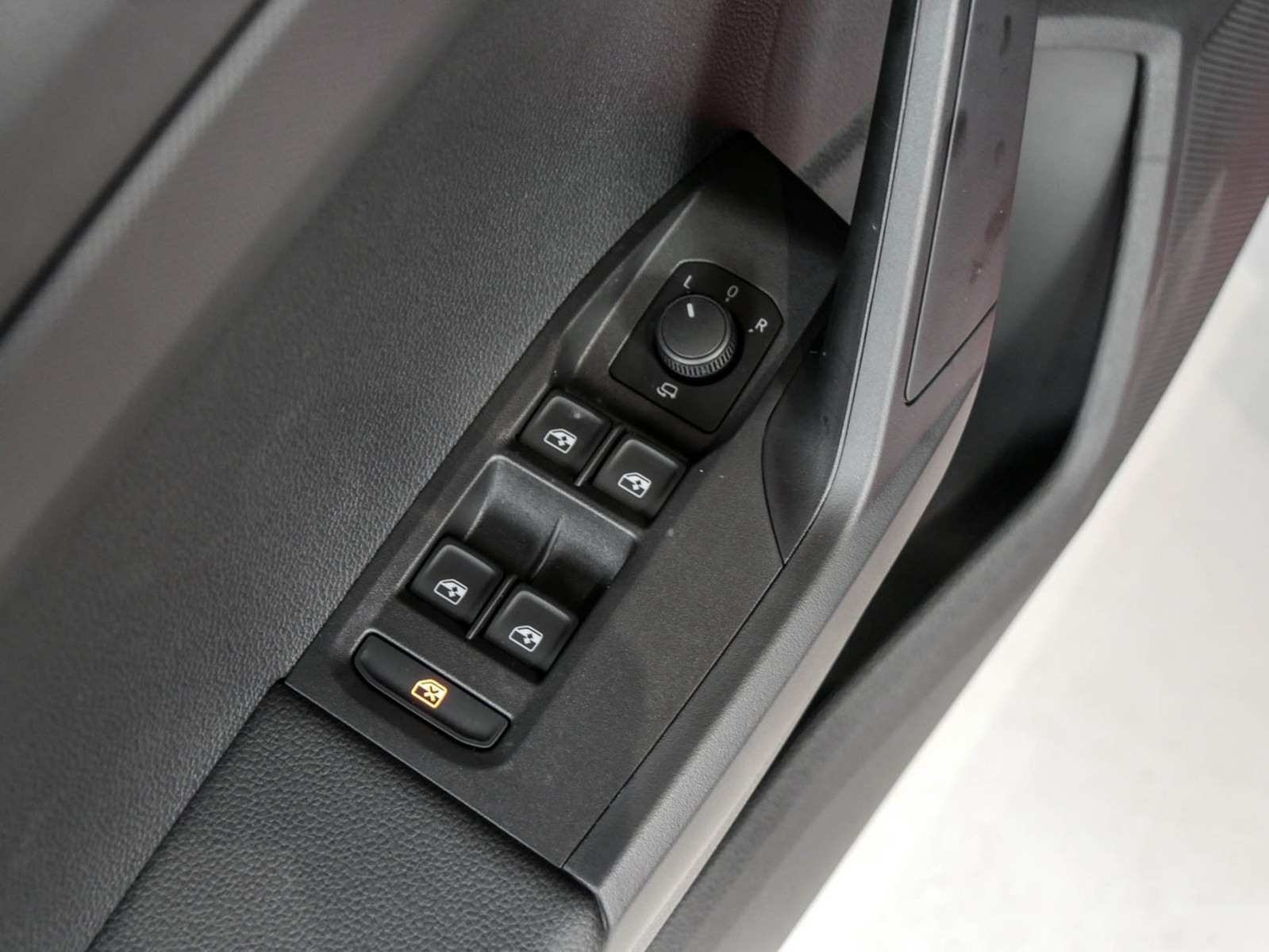 Seat Ibiza 1.0 ROAD EDITION DSG PDC RFK 16LM SHZ LED