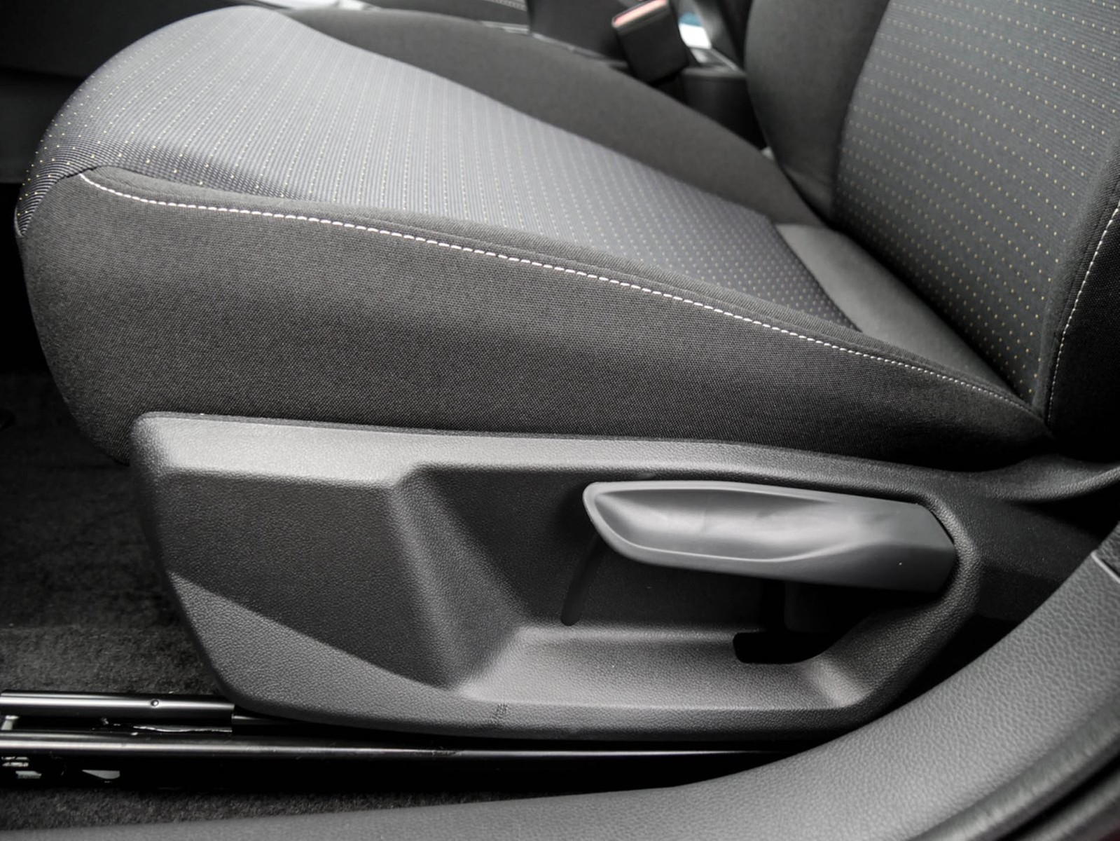 Seat Arona 1.0 ROAD EDITION DSG NAV ACC SHZ PDC LM17