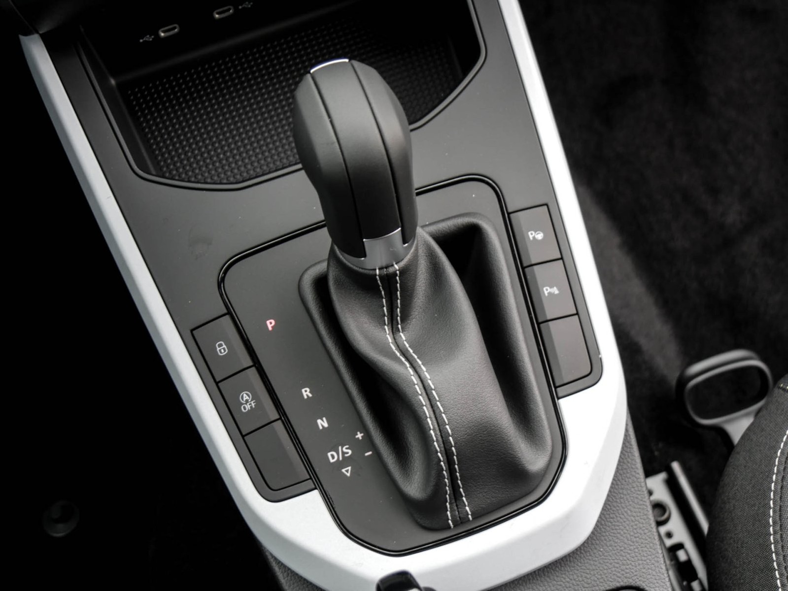 Seat Arona 1.0 ROAD EDITION DSG NAV ACC SHZ PDC LM17