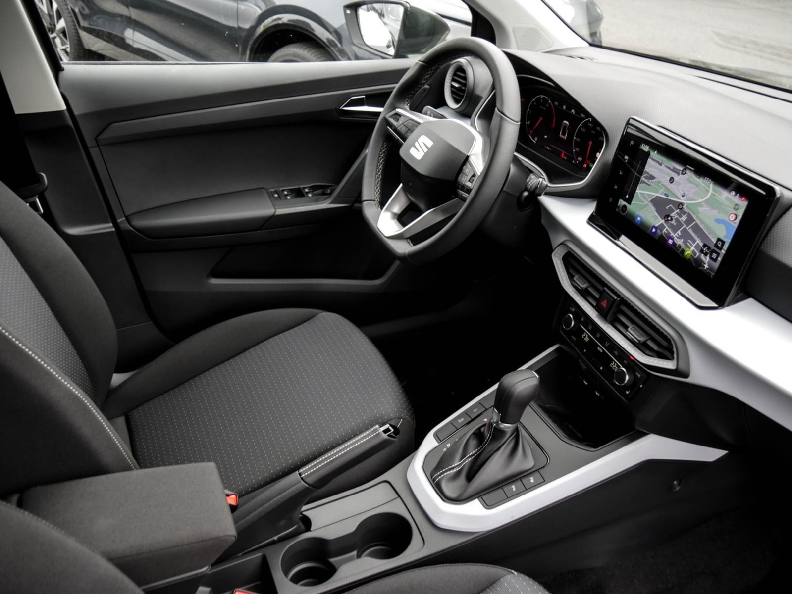 Seat Arona 1.0 ROAD EDITION DSG PDC RFK SHZ VOLL-LED