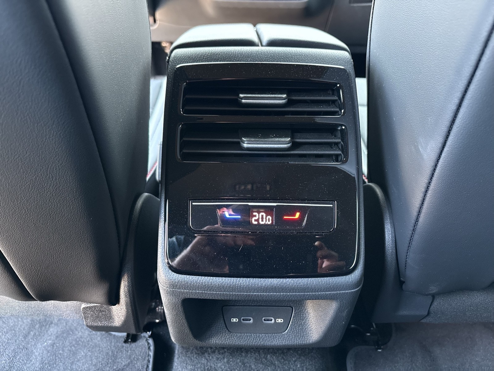Volkswagen ID.7 Tourer GTX 4X4 WÄRMEPUMPE AHK 360°CAM ACC