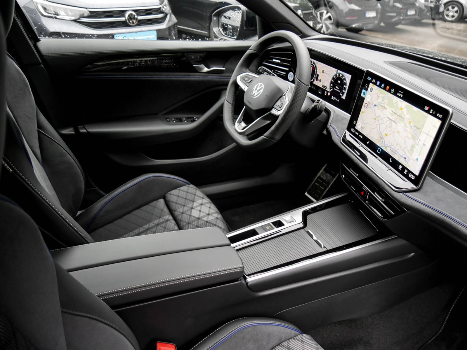 Volkswagen Passat Variant 2.0 R-LINE 4X4 NEUESMODELL AHK 19Z