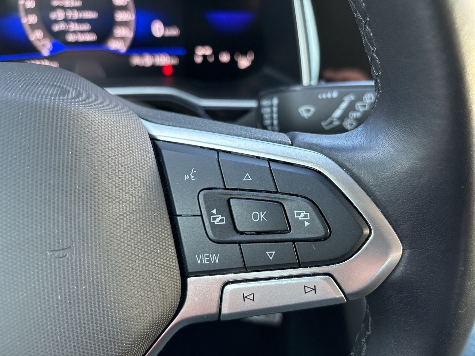 Volkswagen Taigo 1.0 MOVE AHK ACC CARPLAY ALU SITZHEIZUNG