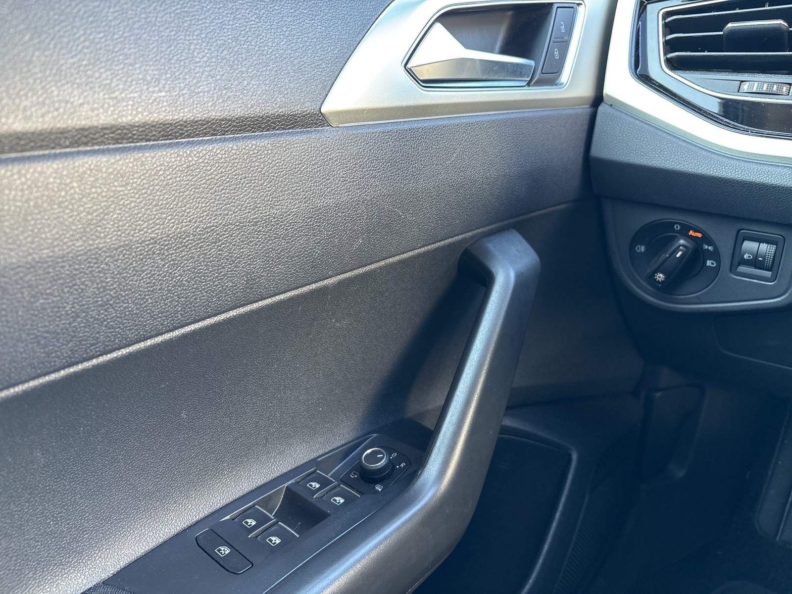 Volkswagen Taigo 1.0 MOVE AHK ACC CARPLAY ALU SITZHEIZUNG