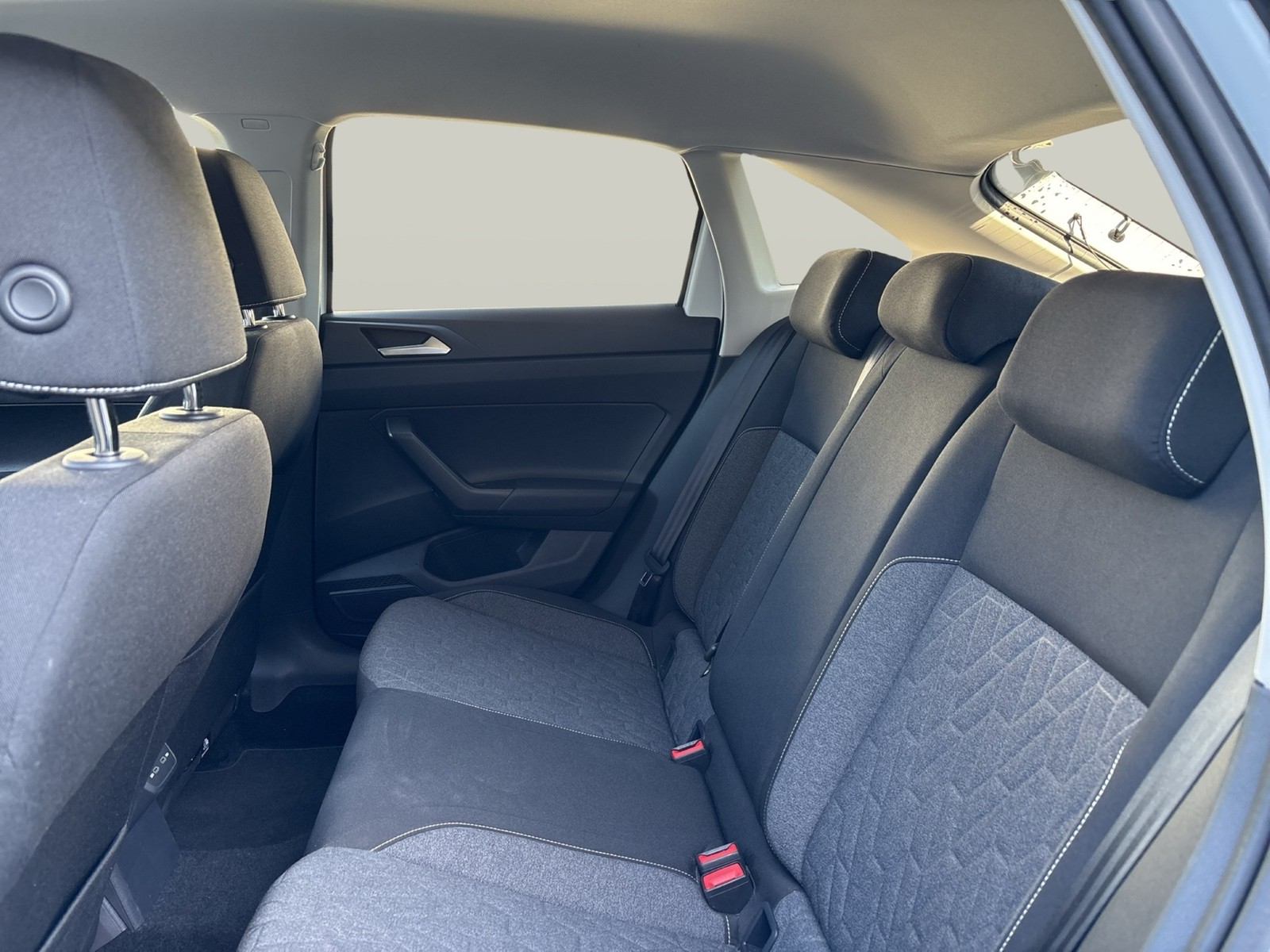 Volkswagen Taigo 1.0 MOVE AHK ACC CARPLAY ALU SITZHEIZUNG
