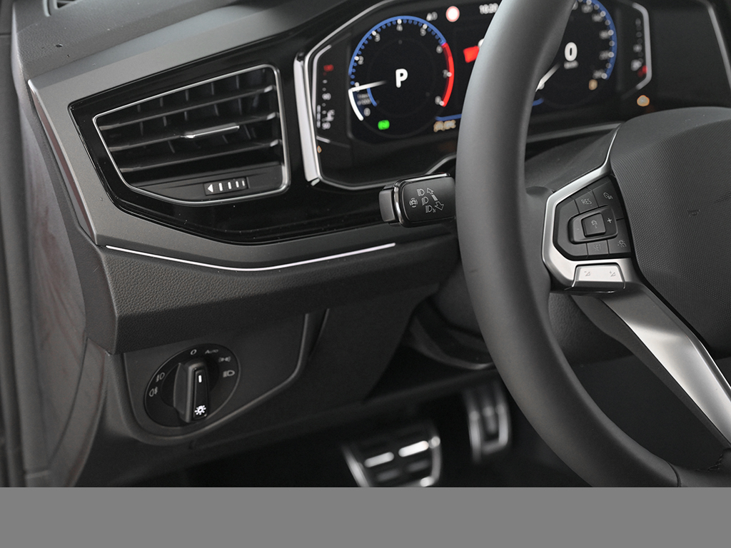 Volkswagen Polo 1.0 R-LINE DSG