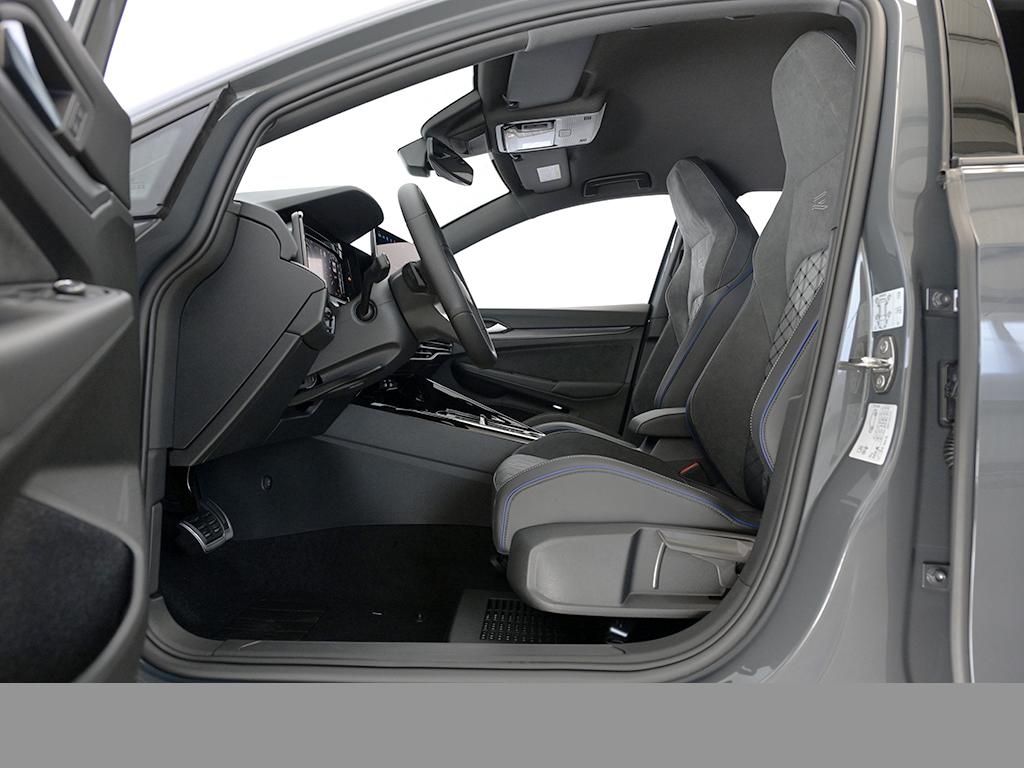 Volkswagen Golf 1.5 R-LINE DSG BLACKSTYLE HARMANKARDON LM18