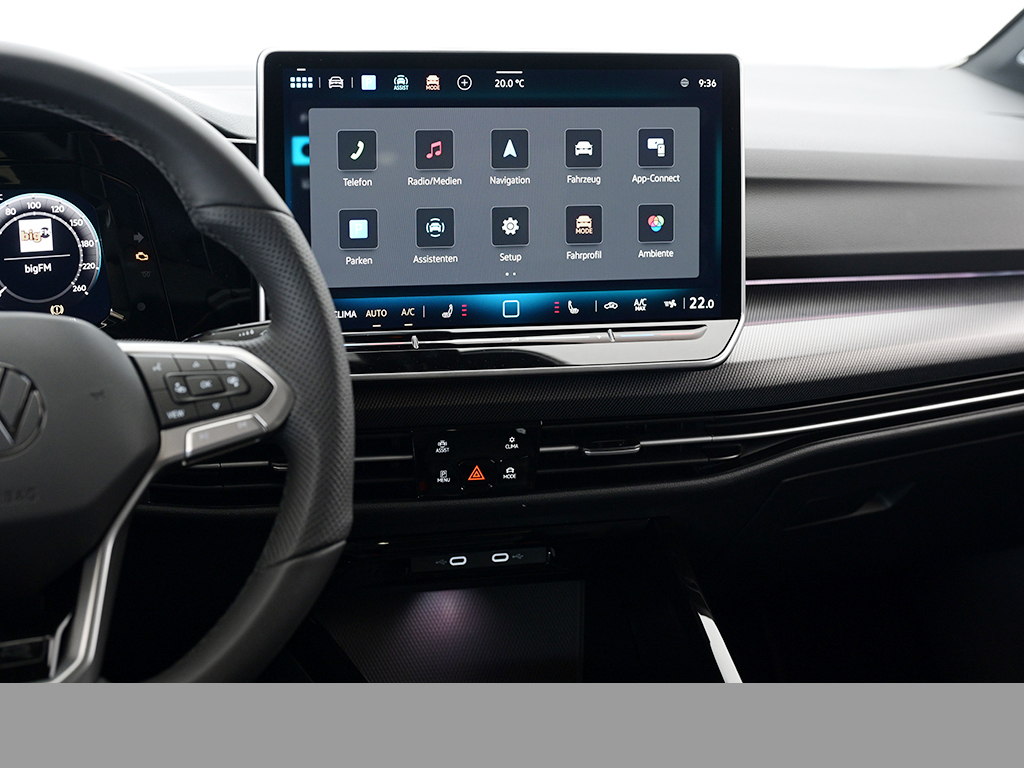 Volkswagen Golf 1.5 R-LINE DSG BLACKSTYLE HARMANKARDON LM18