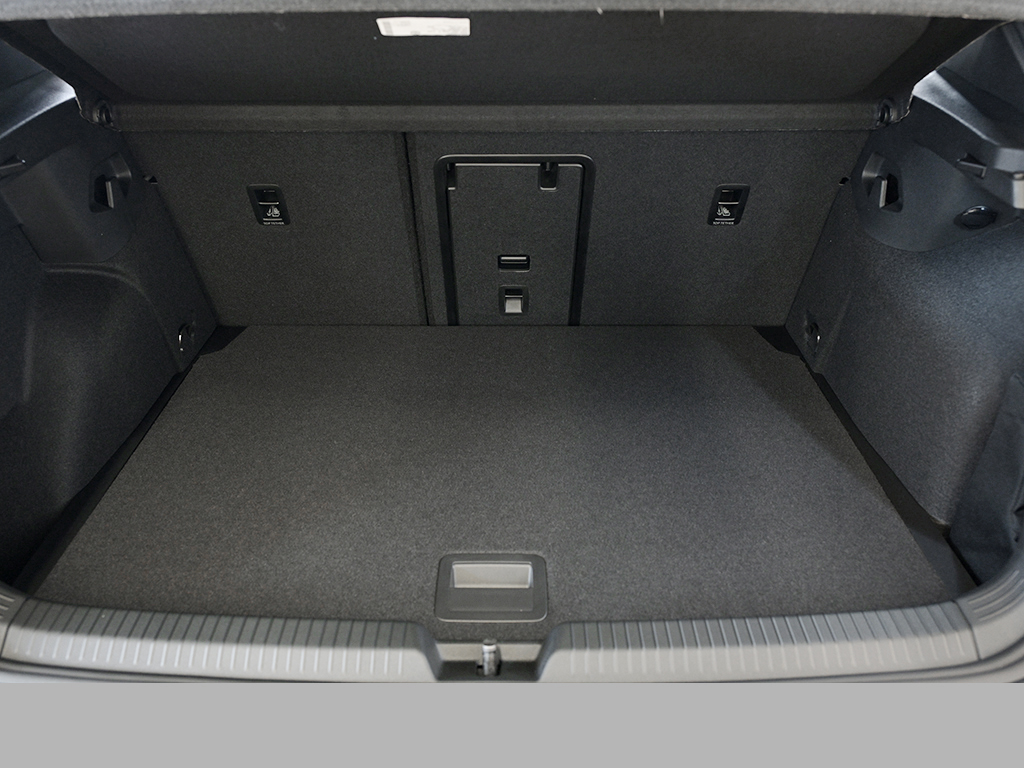 Volkswagen Golf 1.5 R-LINE DSG BLACKSTYLE HARMANKARDON LM18