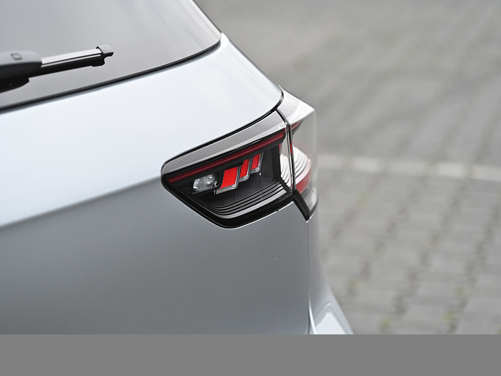 Volkswagen Golf GTI BLACKSTYLE HARMANKARDON PANO