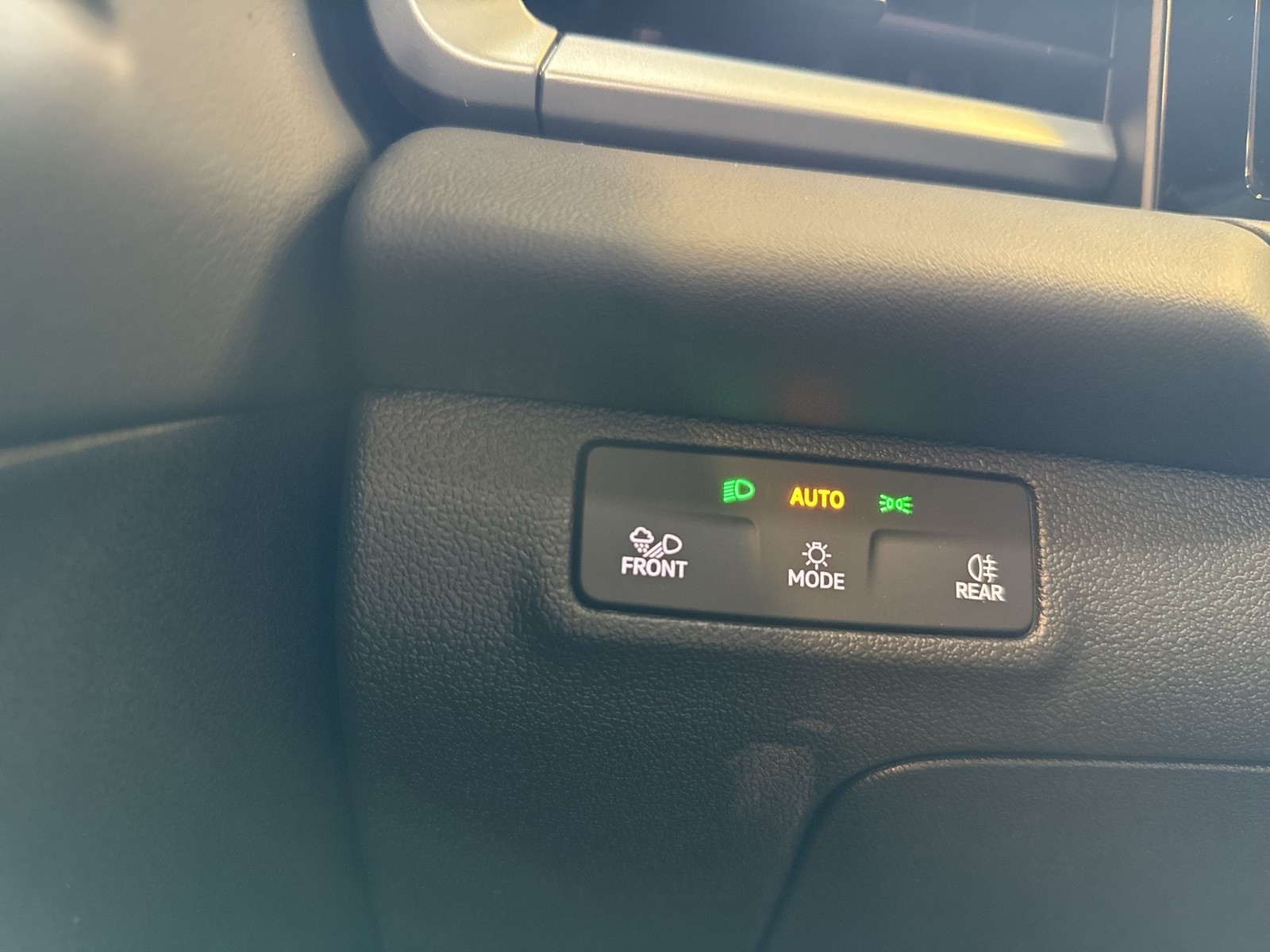 Volkswagen T-Roc 1.5 eTSI R-LINE NEUES MODELL AHK CAM LM18
