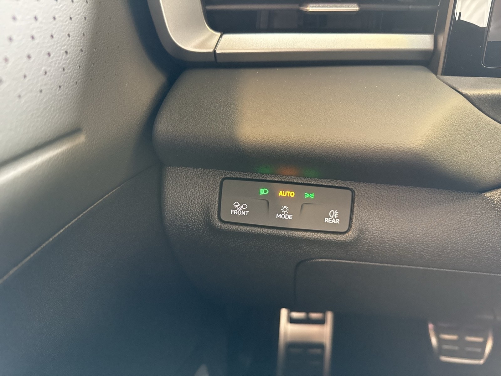 Volkswagen T-Roc 1.5 eTSI R-LINE NEUES MODELL AHK CAM LM18