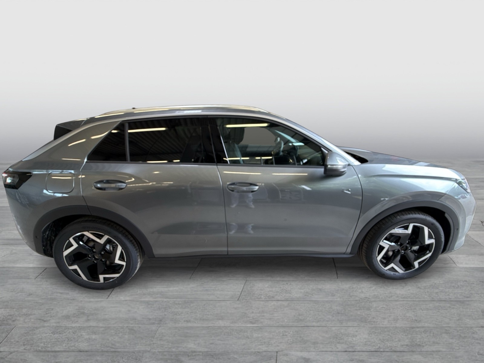 Volkswagen T-Roc 1.5 eTSI R-LINE NEUES MODELL AHK CAM LM18