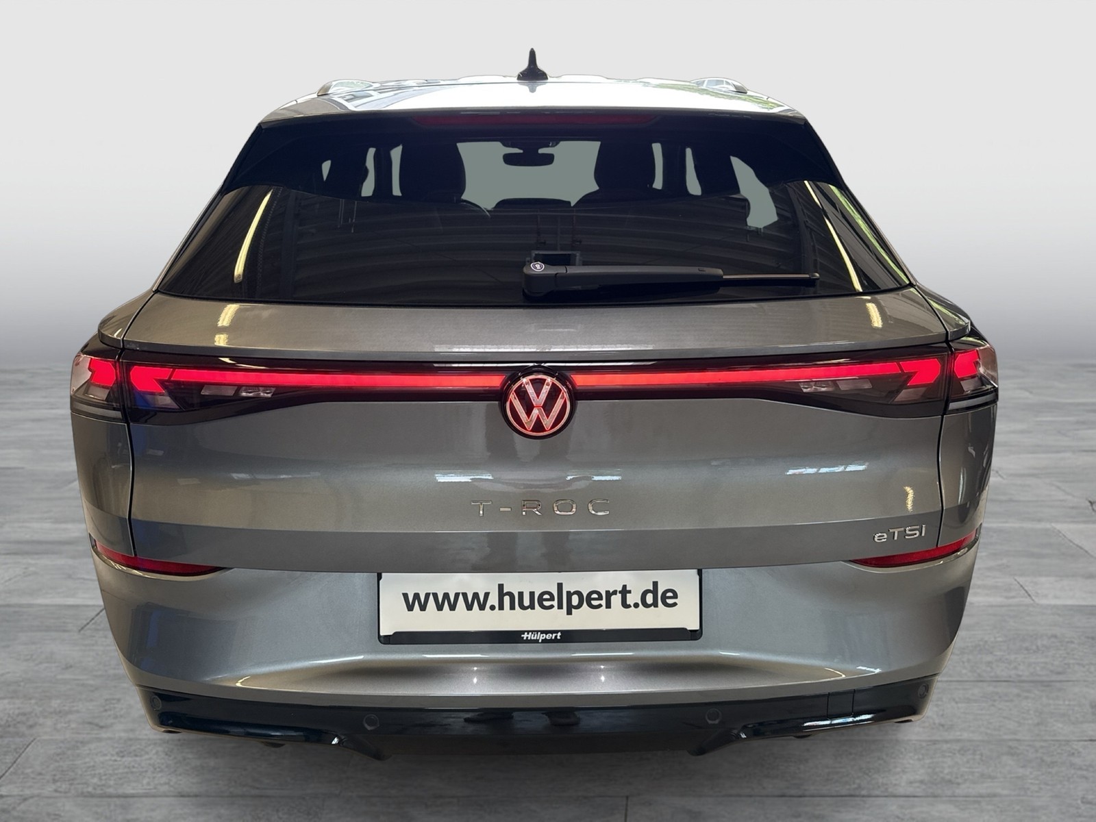 Volkswagen T-Roc 1.5 eTSI R-LINE NEUES MODELL AHK CAM LM18