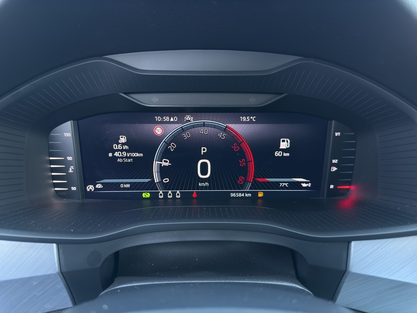 Skoda Kodiaq 2.0 AHK ACC LM18 NAVI CARPLAY SITZHEIZUNG