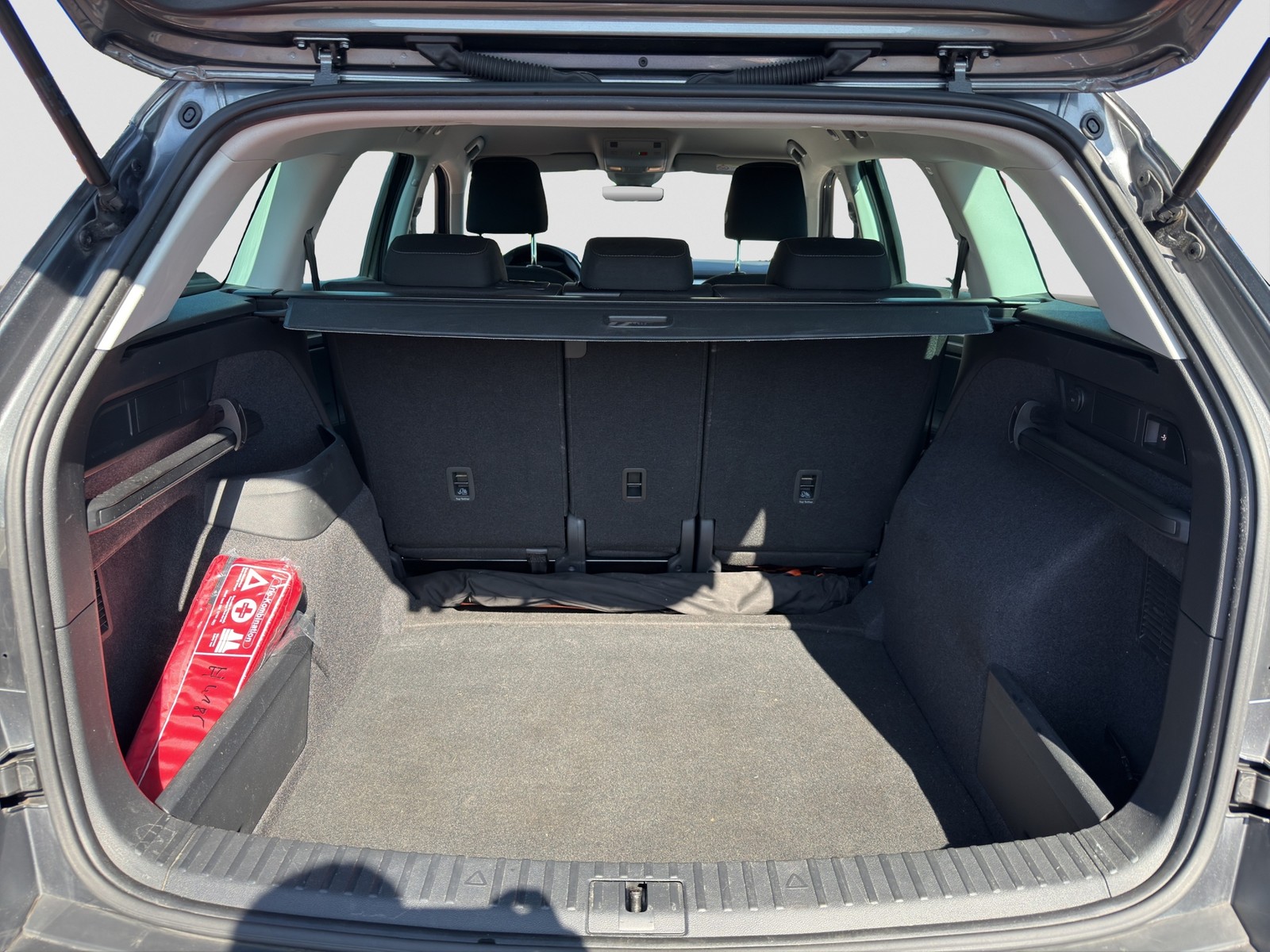 Skoda Kodiaq 2.0 AHK ACC LM18 NAVI CARPLAY SITZHEIZUNG