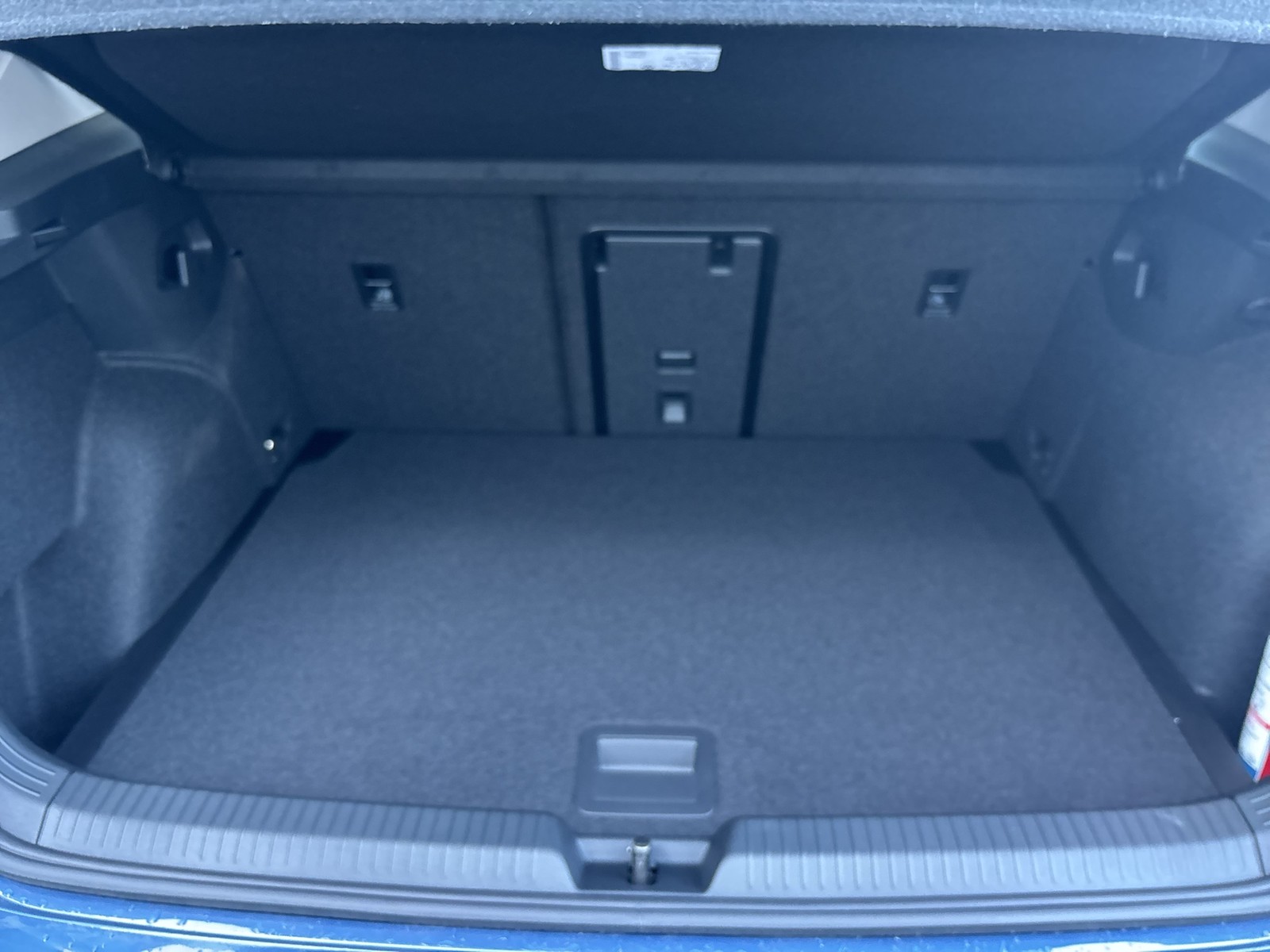 Volkswagen Golf VIII 1.5 eTSI GOAL FACELIFT CAM ACC LM17