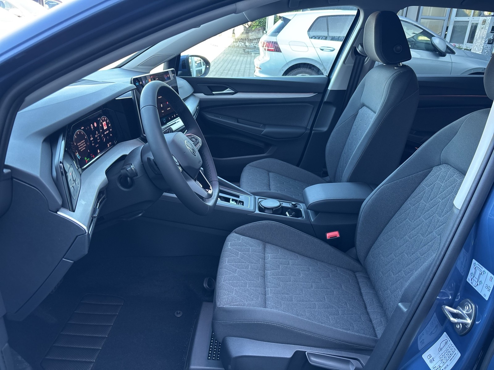 Volkswagen Golf VIII 1.5 eTSI GOAL FACELIFT CAM ACC LM17