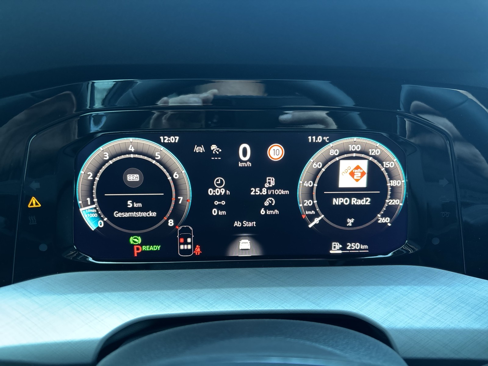 Volkswagen Golf VIII 1.5 eTSI GOAL FACELIFT CAM ACC LM17