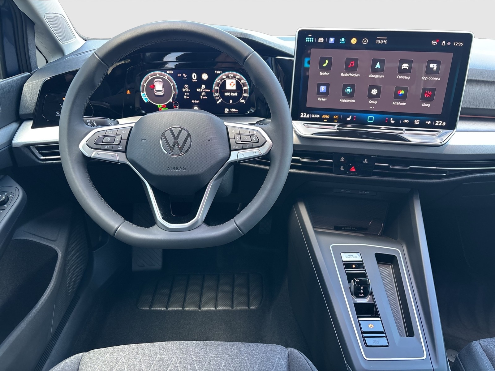 Volkswagen Golf VIII 1.5 eTSI GOAL FACELIFT CAM ACC LM17