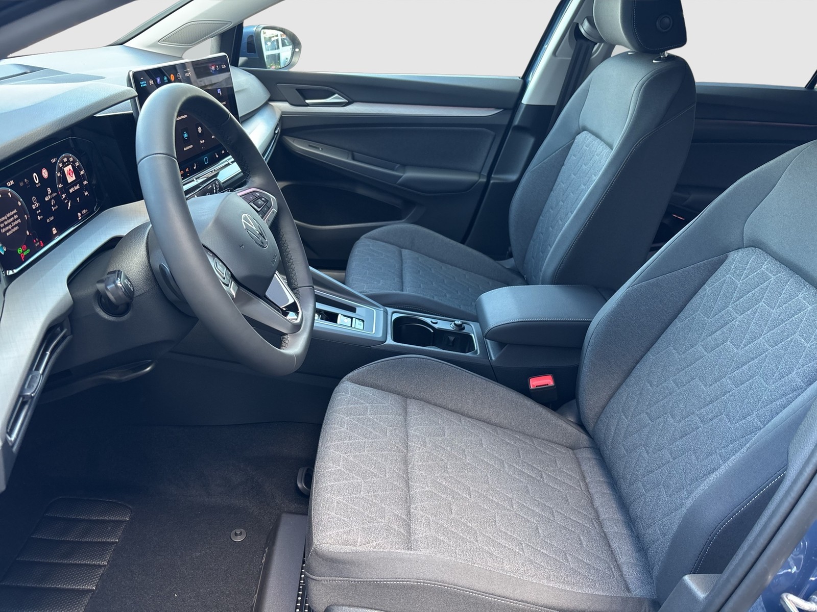 Volkswagen Golf VIII 1.5 eTSI GOAL FACELIFT CAM ACC LM17