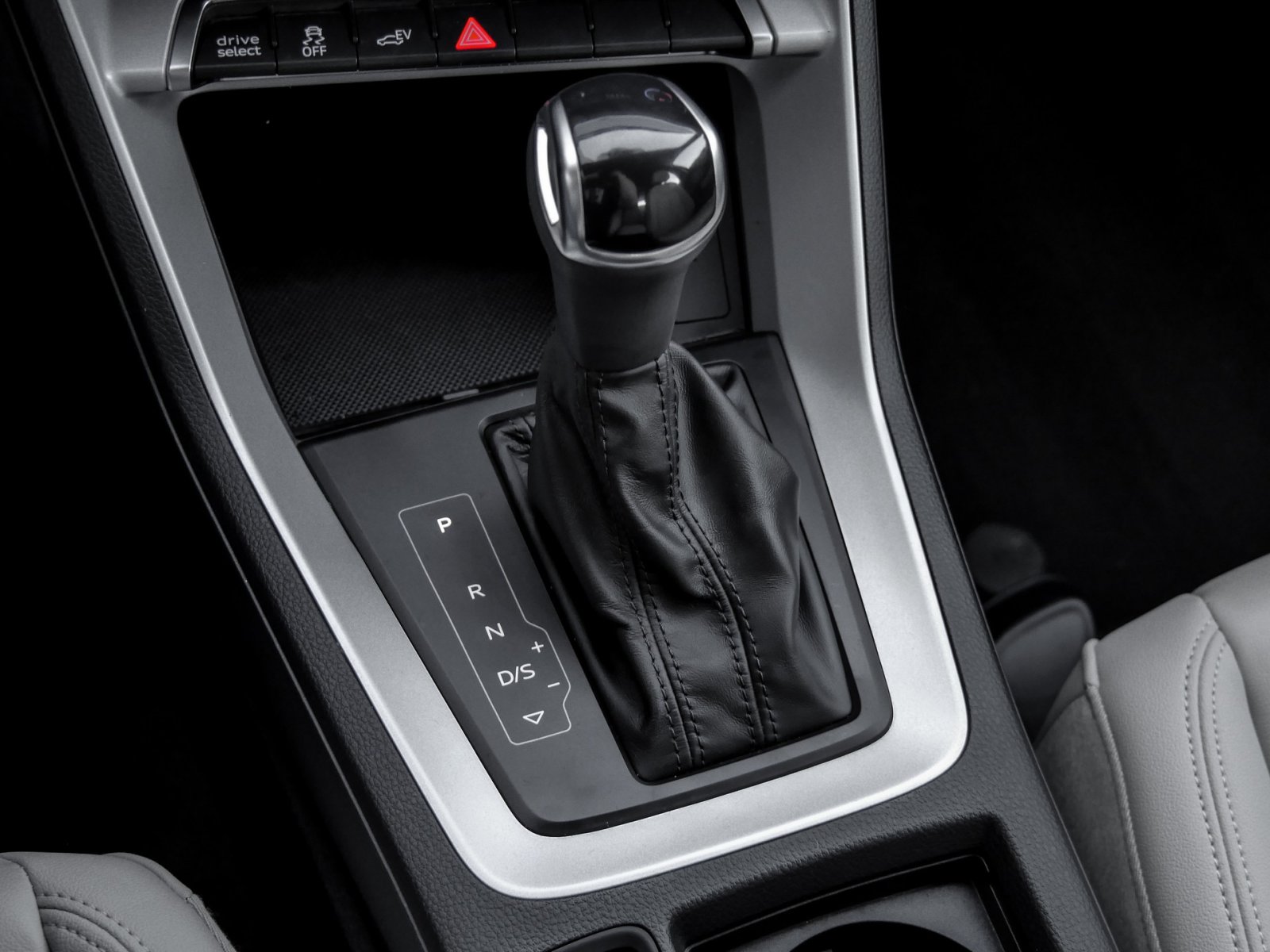 Audi Q3 Sportback 45 HYBRID BLACKPAK LM17 NAVI+ LED