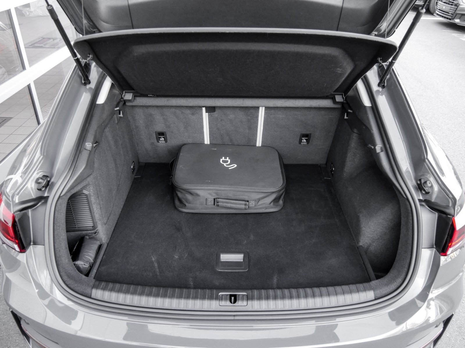 Audi Q3 Sportback 45 HYBRID BLACKPAK LM17 NAVI+ LED