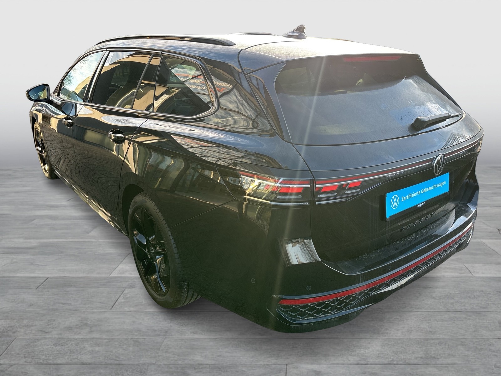 Volkswagen Passat Variant 2.0 R-LINE NEUES MODELL AHK CAM