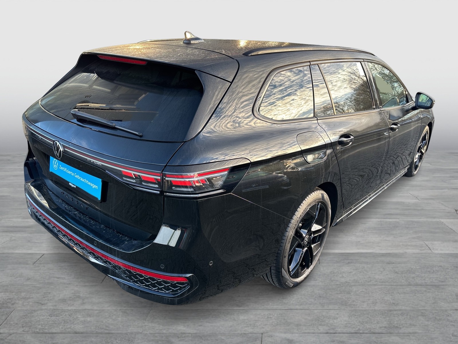 Volkswagen Passat Variant 2.0 R-LINE NEUES MODELL AHK CAM