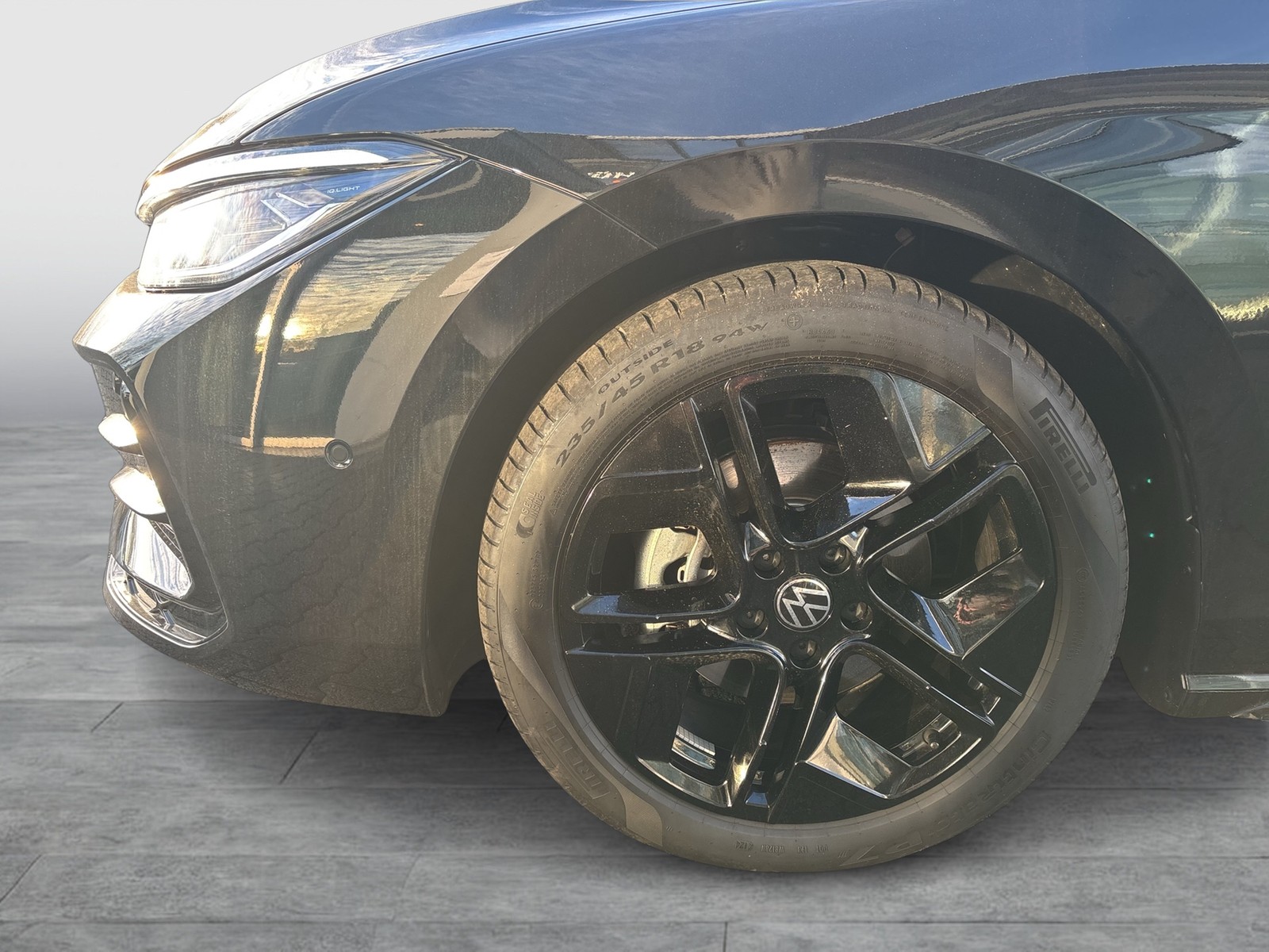 Volkswagen Passat Variant 2.0 R-LINE NEUES MODELL AHK CAM