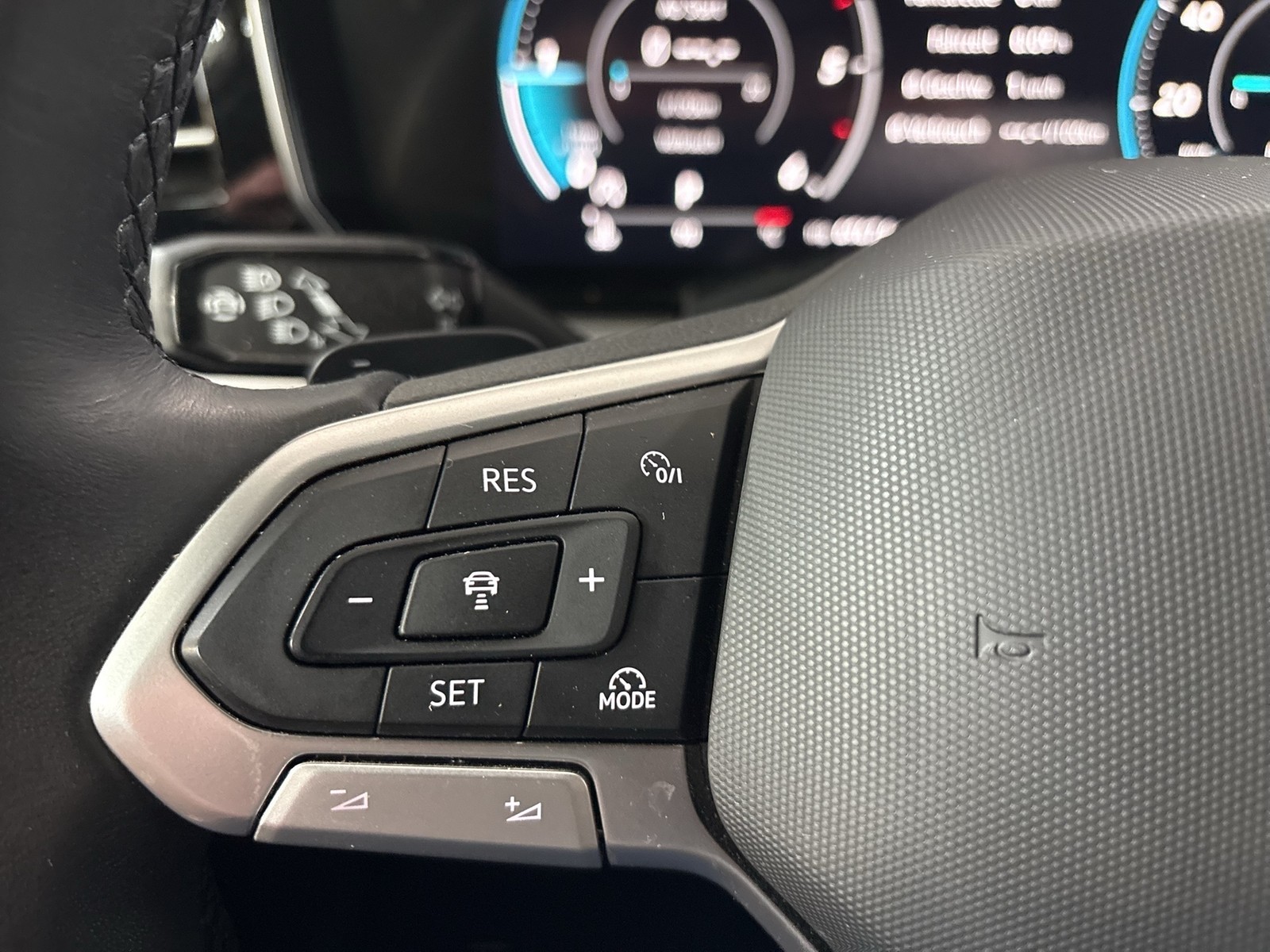 Volkswagen Touareg V6 STANDHZ LUFTFEDERUNG AHK CAM ACC NAVI