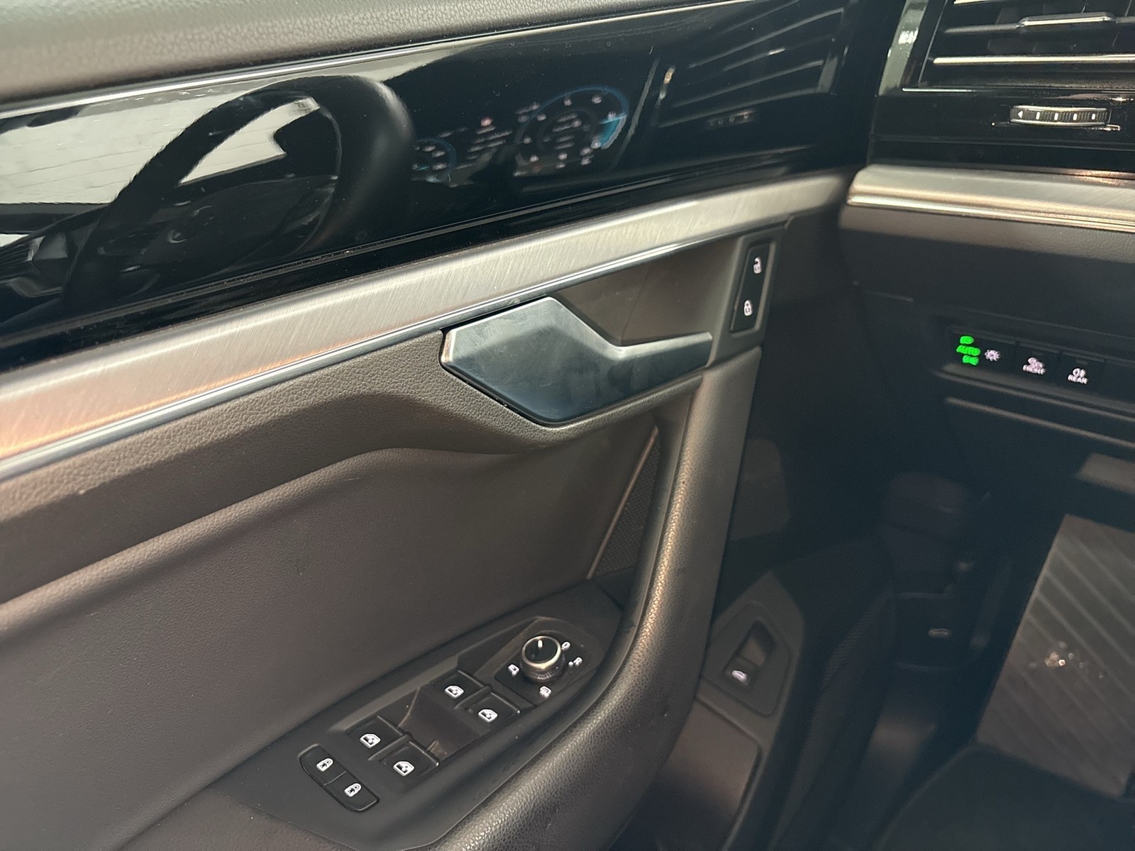 Volkswagen Touareg V6 STANDHZ LUFTFEDERUNG AHK CAM ACC NAVI