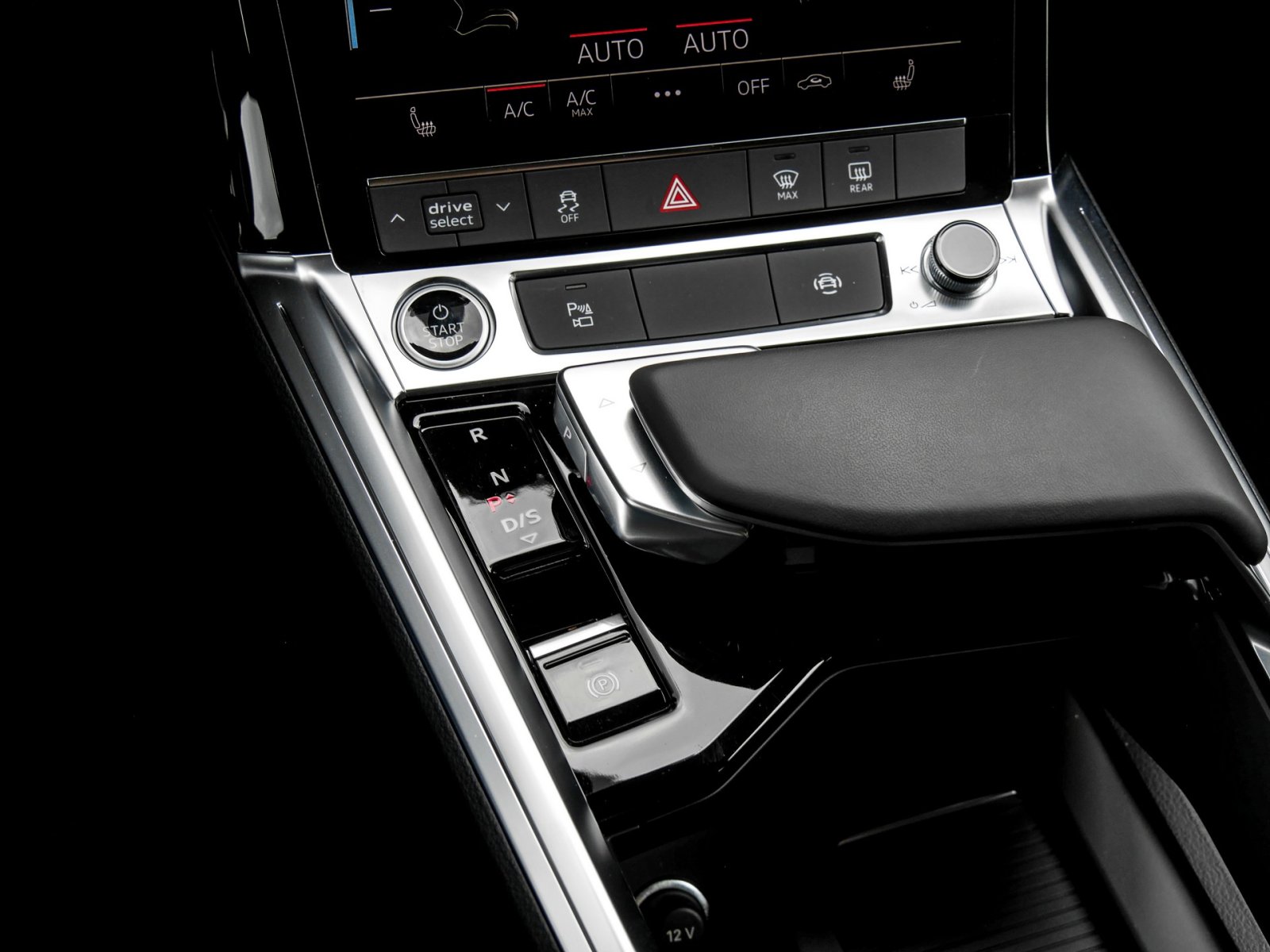 Audi Q8 e-tron 55 quattro S LINE BLACKPAK AHK CAM 21Z
