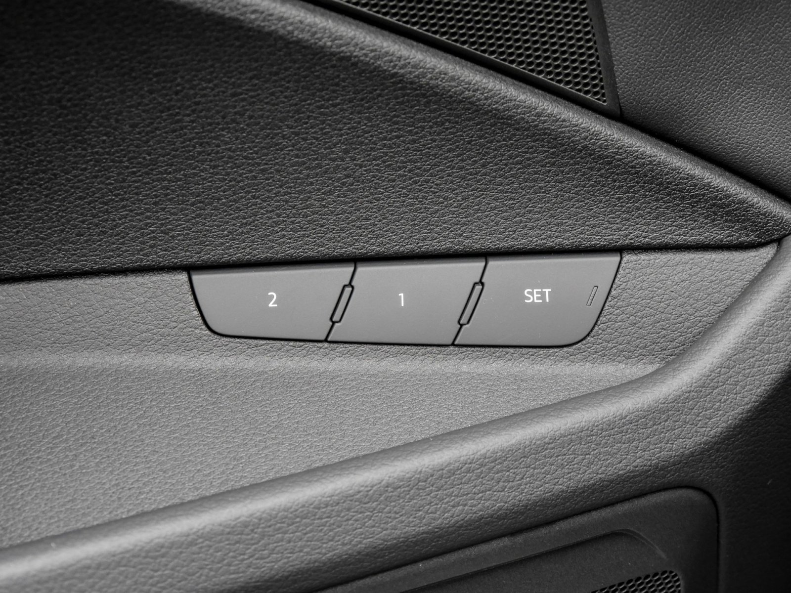 Audi Q8 e-tron 55 quattro S LINE BLACKPAK AHK CAM 21Z