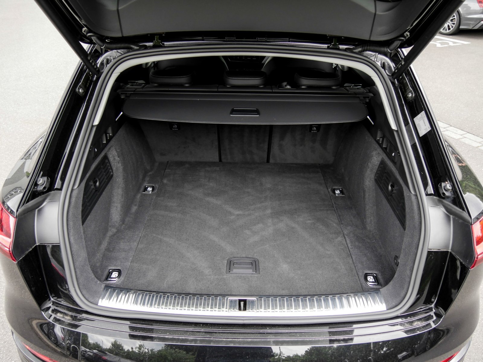 Audi Q8 e-tron 55 quattro S LINE BLACKPAK AHK CAM 21Z